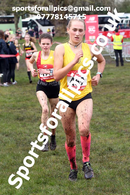 Intermediate girls, 2020 New Balance English Schools Champs., Sefton Park, Liverpool. Photo: David T. Hewitson/Sports for All Pics